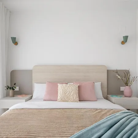 Sea Side Punta Prima By Valonia Апартаменты Торевьиа