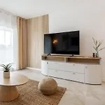 Sea Side Punta Prima טורבייחה